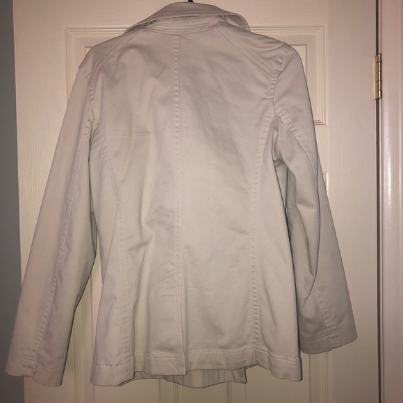 Trench Coat 🧥 - Picture 2 of 2